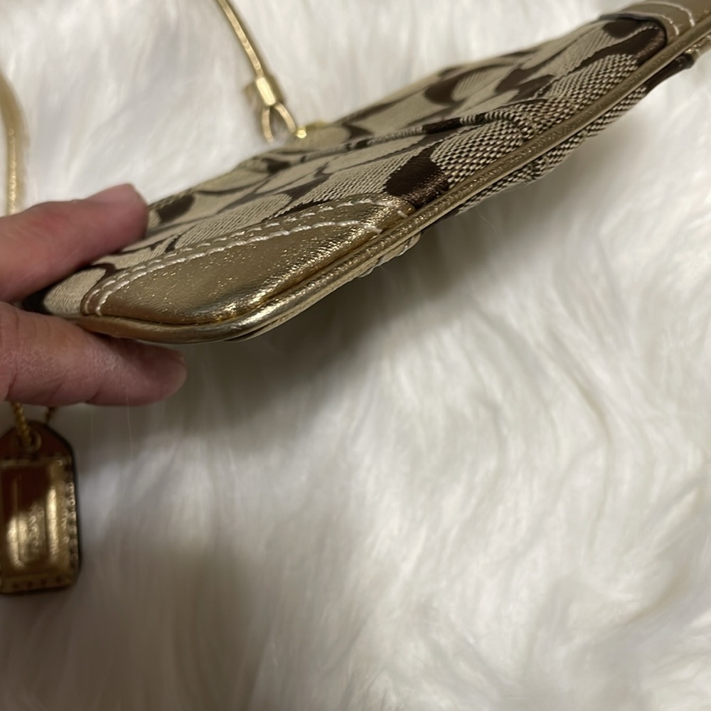 Coach Wristlet - Picture 5 of 8